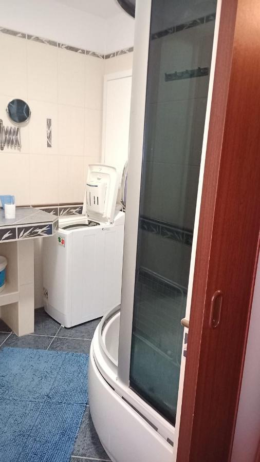 Wolf Apartman Pokojne Ubytovanie V Povazskej Bystrici Ticha Lokalita S Parkovanim Vsade Blizko Vhodne Pre Pracovne Cesty Turistiku Aj Oddych Plne Vybavena Kuchyna Považská Bystrica Exterior foto