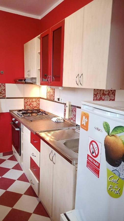Wolf Apartman Pokojne Ubytovanie V Povazskej Bystrici Ticha Lokalita S Parkovanim Vsade Blizko Vhodne Pre Pracovne Cesty Turistiku Aj Oddych Plne Vybavena Kuchyna Považská Bystrica Exterior foto