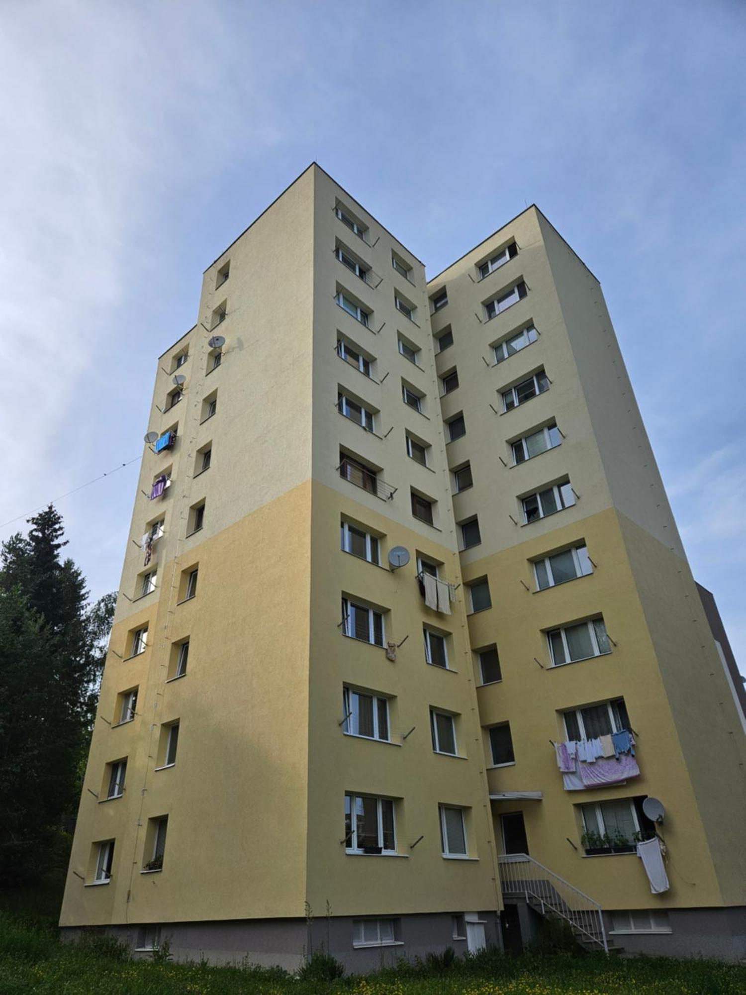 Wolf Apartman Pokojne Ubytovanie V Povazskej Bystrici Ticha Lokalita S Parkovanim Vsade Blizko Vhodne Pre Pracovne Cesty Turistiku Aj Oddych Plne Vybavena Kuchyna Považská Bystrica Exterior foto
